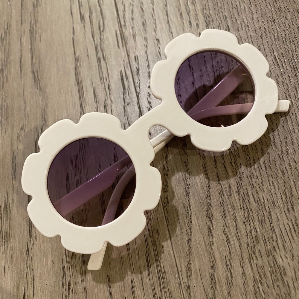 NEW; Kids Sunglasses